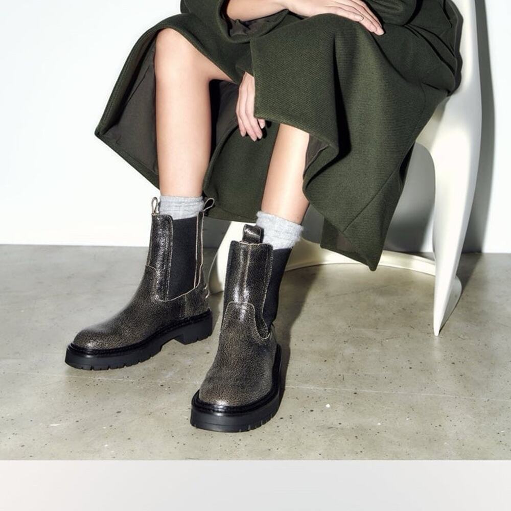 ZARA FLAT LEATHER ANKLE BOOTS. Brand new with tag. Size 8